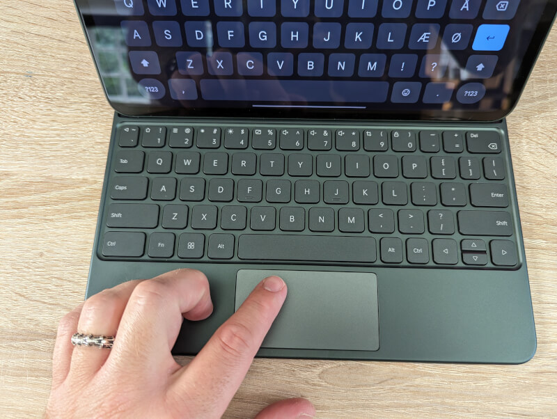OnePlus Pad Magnetic Keyboard trackpad.jpg